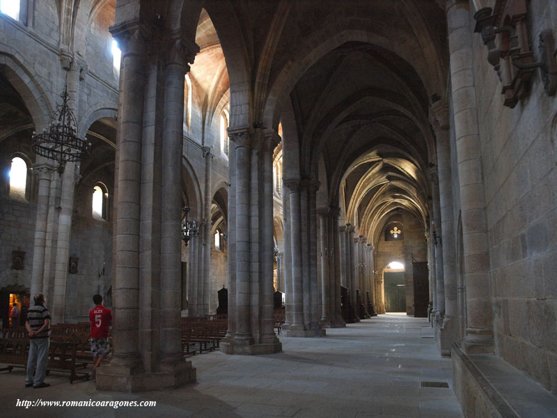 PÓRTICO DEL PARAISO. APOSTOLARIO